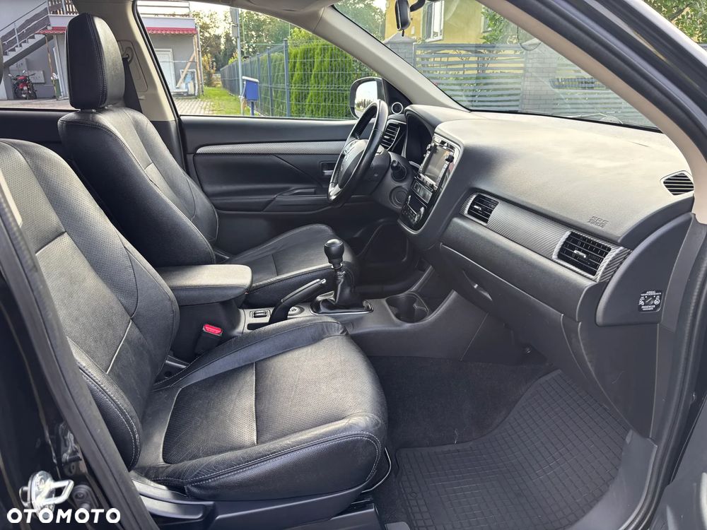 Mitsubishi Outlander 2.2 DI-D 4WD Diamant Edition - 7