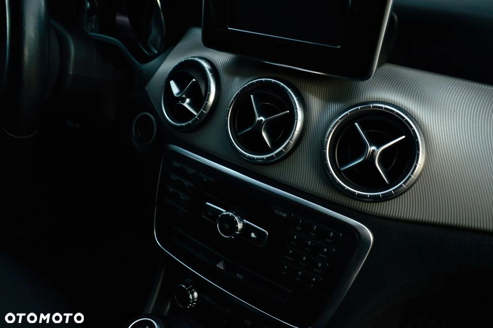 Mercedes-Benz CLA - 35