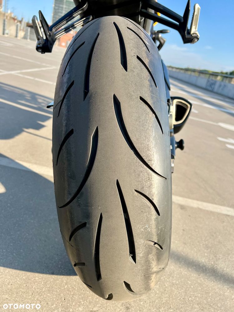 Triumph Street Triple - 19