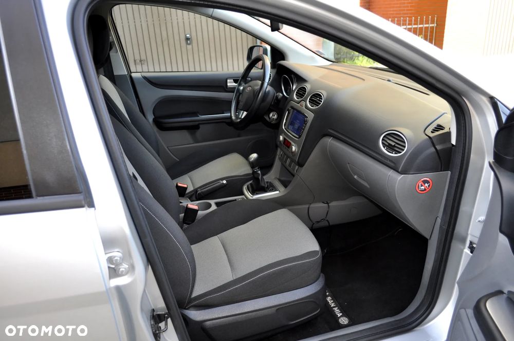 Ford Focus 1.6 16V Silver Magic - 16