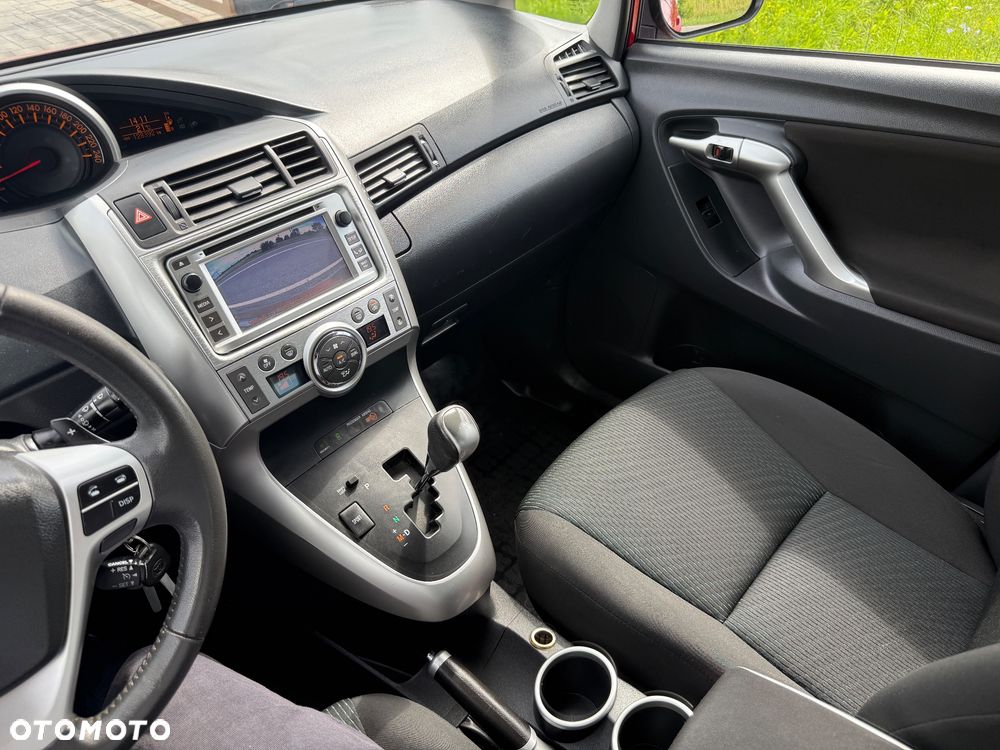 Toyota Verso 1.8 Prestige EU5 MS - 10