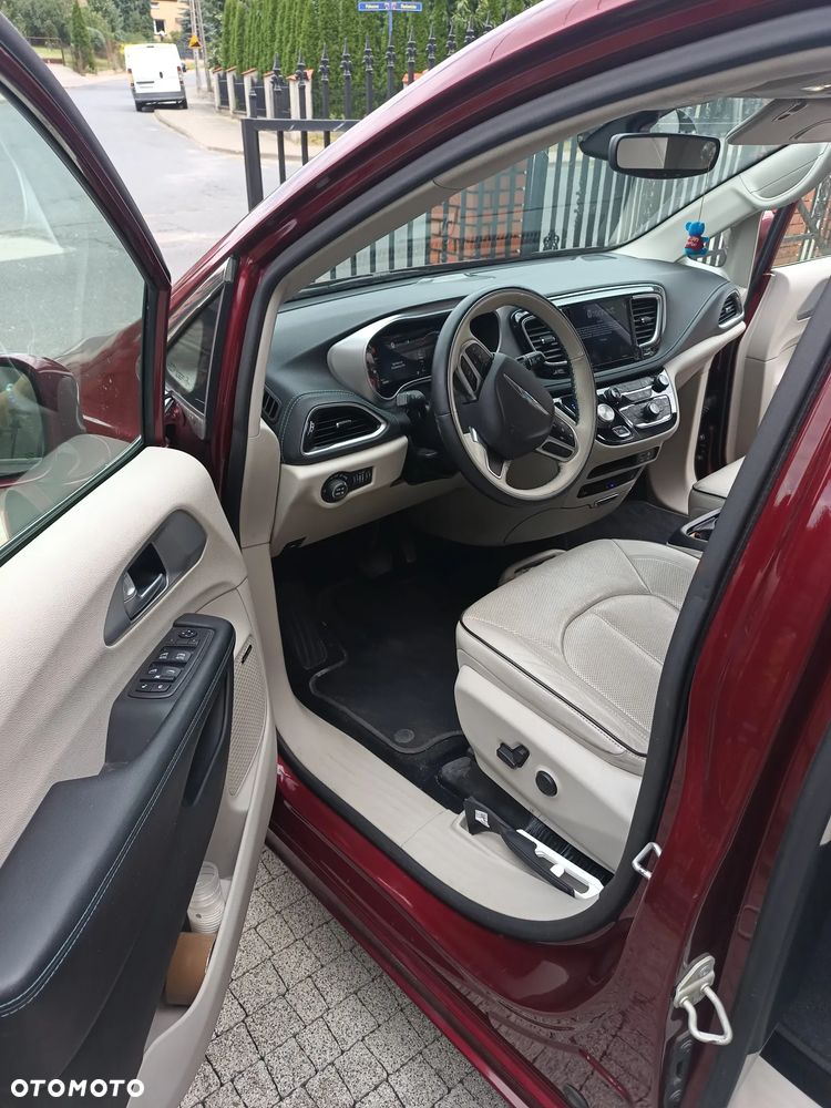 Chrysler Pacifica - 9
