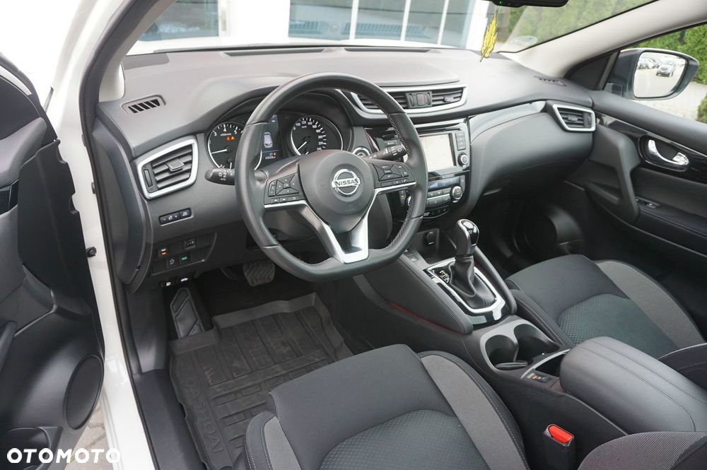 Nissan Qashqai 1.3 DIG-T DCT N-CONNECTA - 9