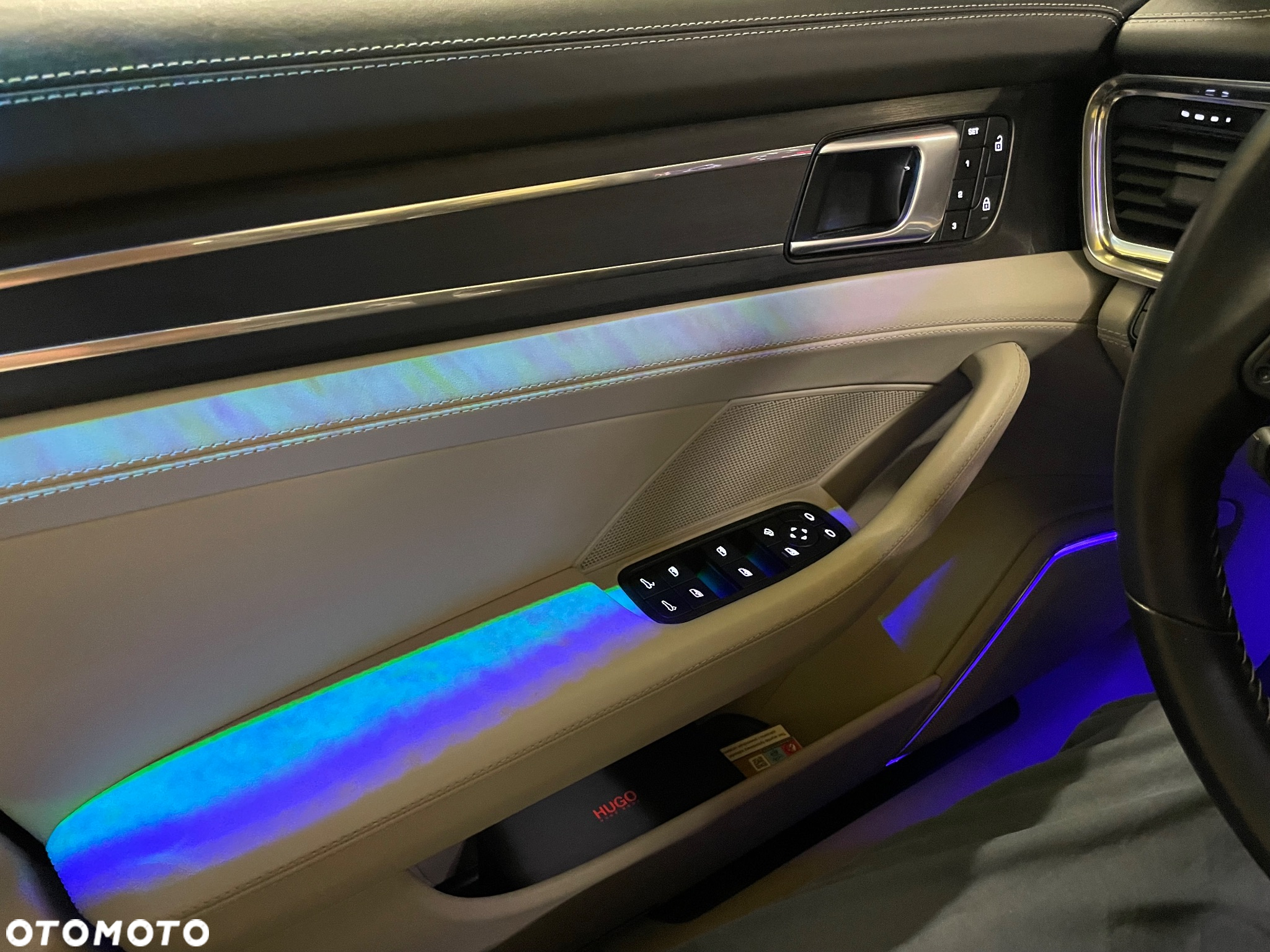 Porsche Panamera 4 Platinum Edition - 23