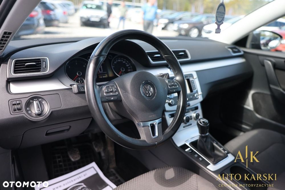 Volkswagen Passat - 19