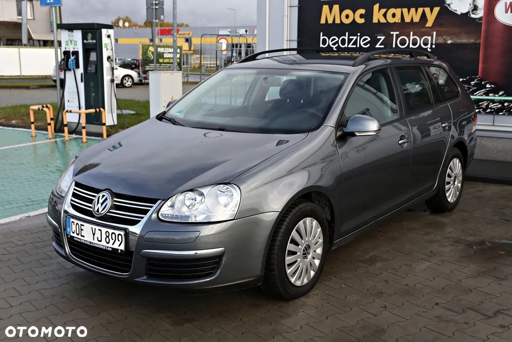 Volkswagen Golf - 8