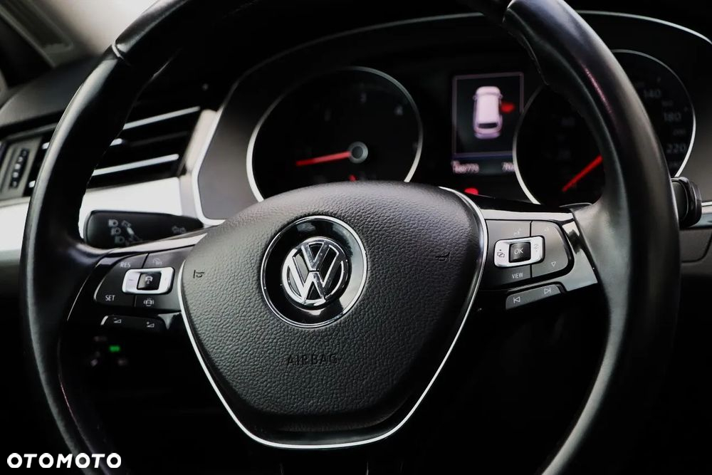 Volkswagen Passat 2.0 TDI BMT Comfortline DSG - 25