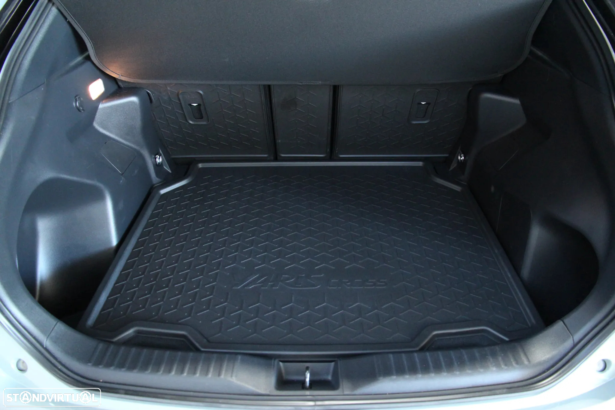 Toyota Yaris Cross 1.5 HDF Luxury - 33