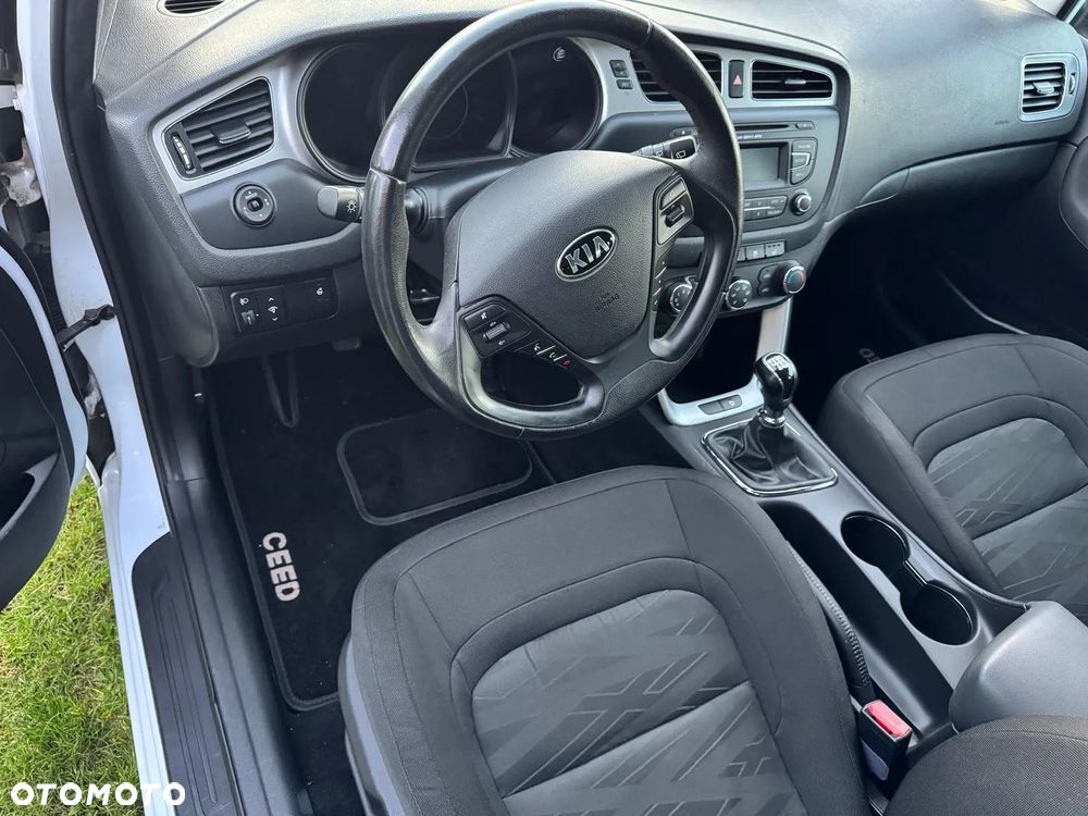 Kia Ceed - 15