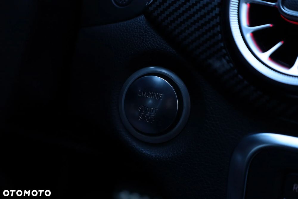 Mercedes-Benz CLA 200 7G-DCT AMG Line - 30