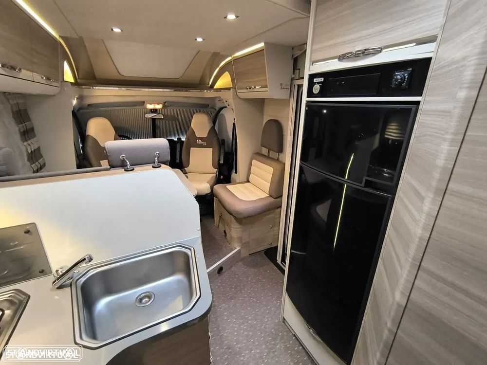 Adria Matrix M670SC 50 Anos 5lugares Cama central e basculante - 22
