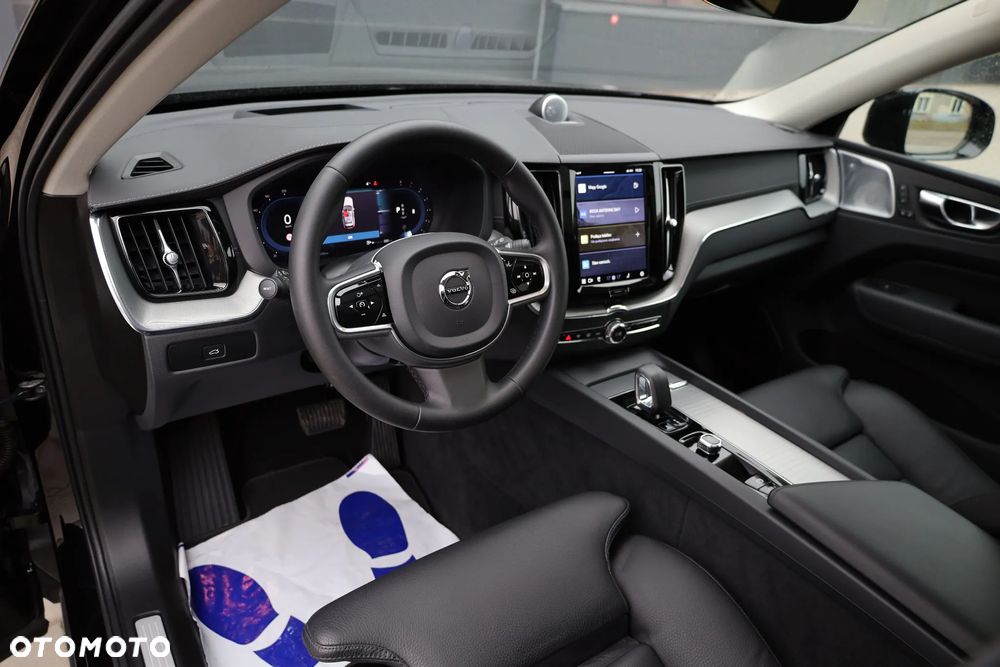 Volvo XC 60 B5 B AWD Ultimate Dark - 25