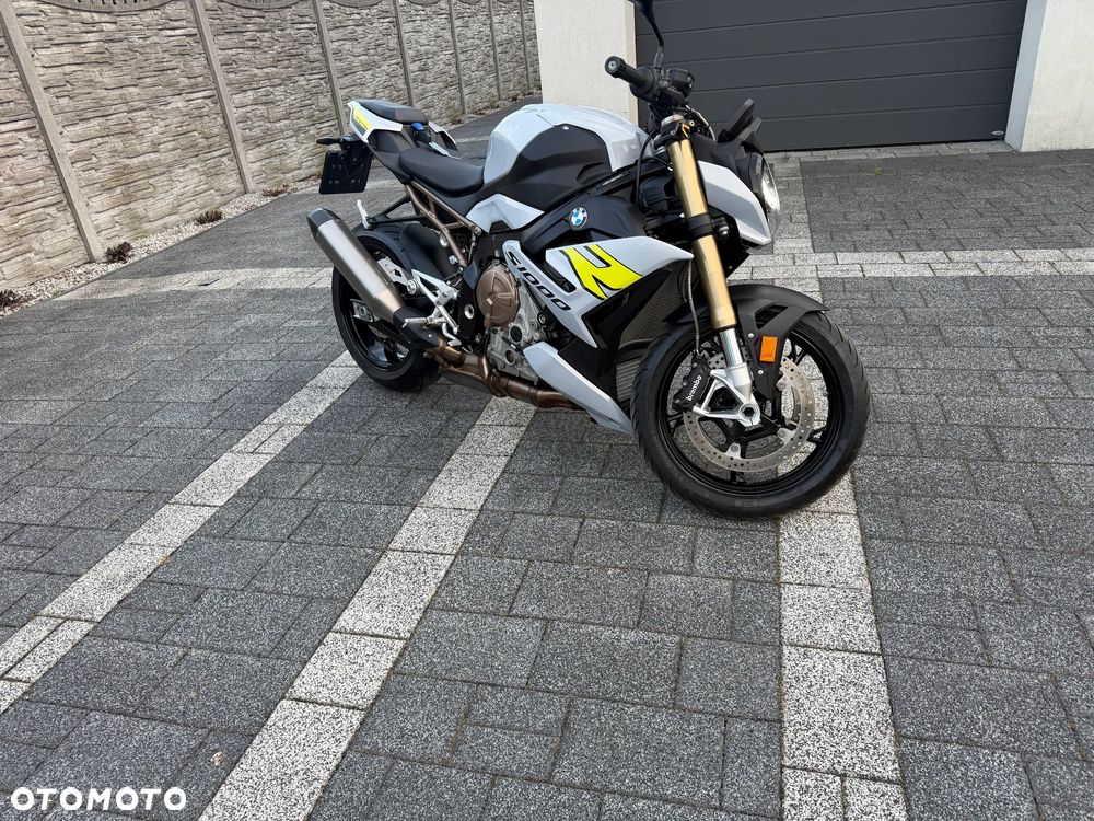 BMW S - 26