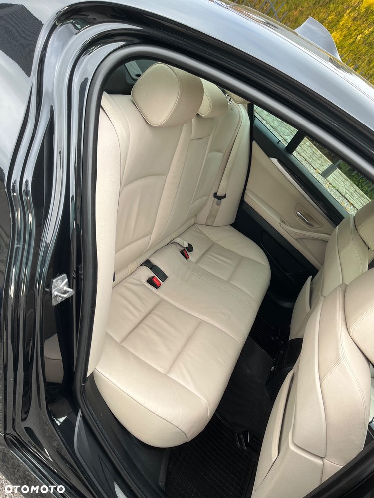BMW Seria 5 525d Sport-Aut - 20