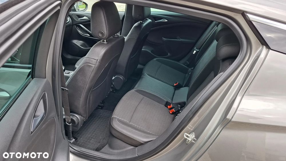 Opel Astra 1.4 Turbo Business - 25
