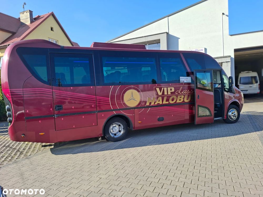 Mercedes-Benz 818 - 6