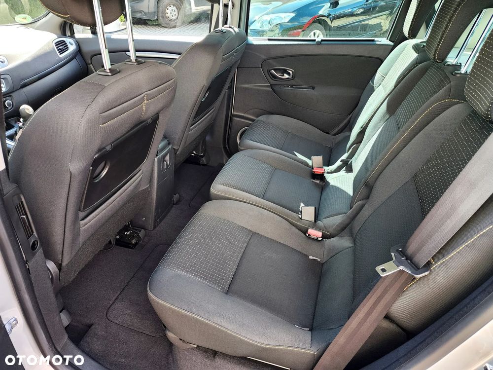 Renault Scenic 1.6 16V 110 Dynamique - 29