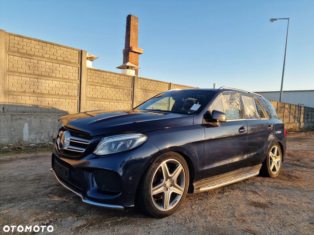Mercedes-Benz GLE 350 d 4Matic 9G-TRONIC AMG Line - 32