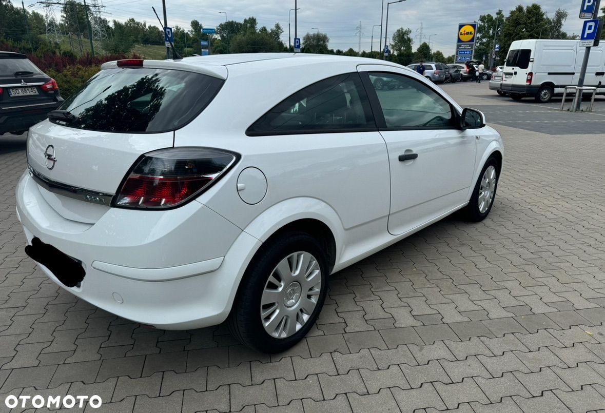 Opel Astra III GTC 1.4 Cosmo - 1