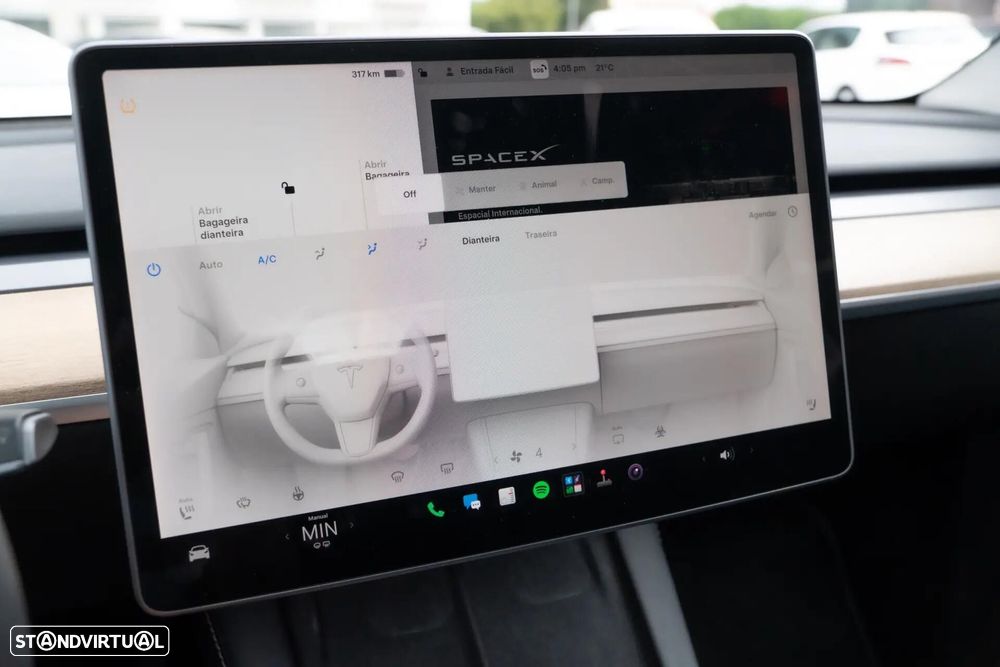 Tesla Model Y Long Range Dual Motor AWD - 4