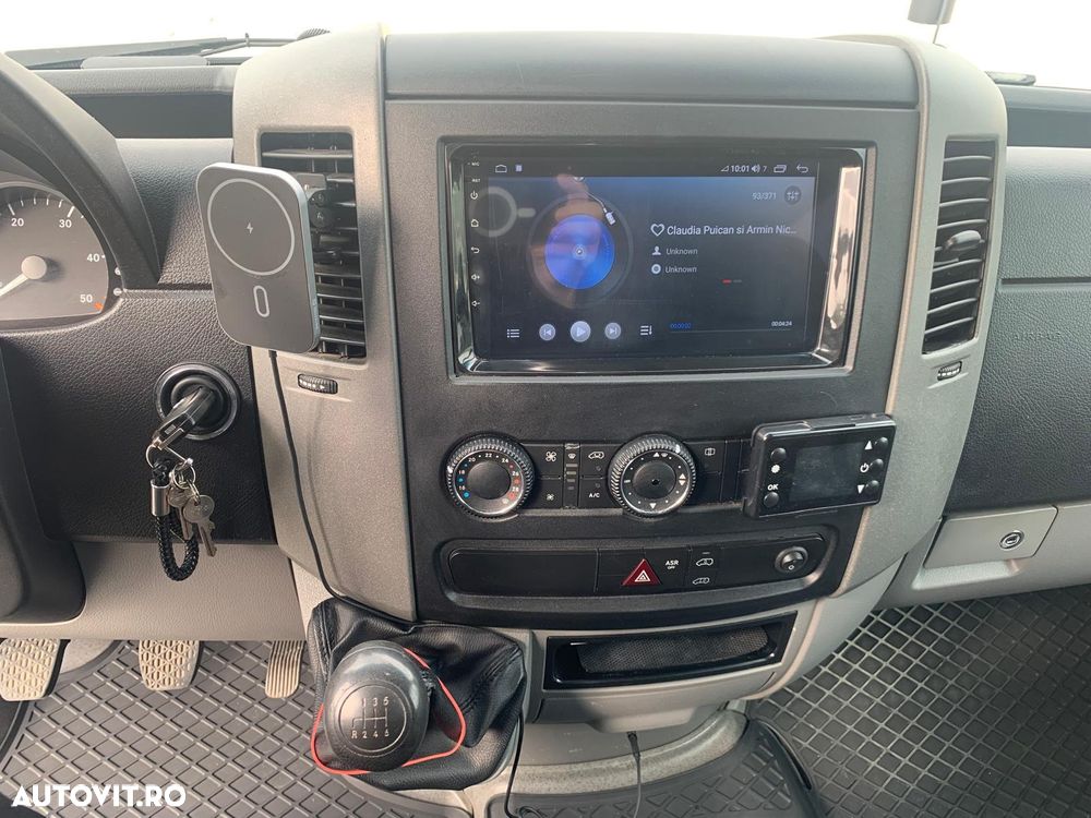 Mercedes-Benz Sprinter - 14