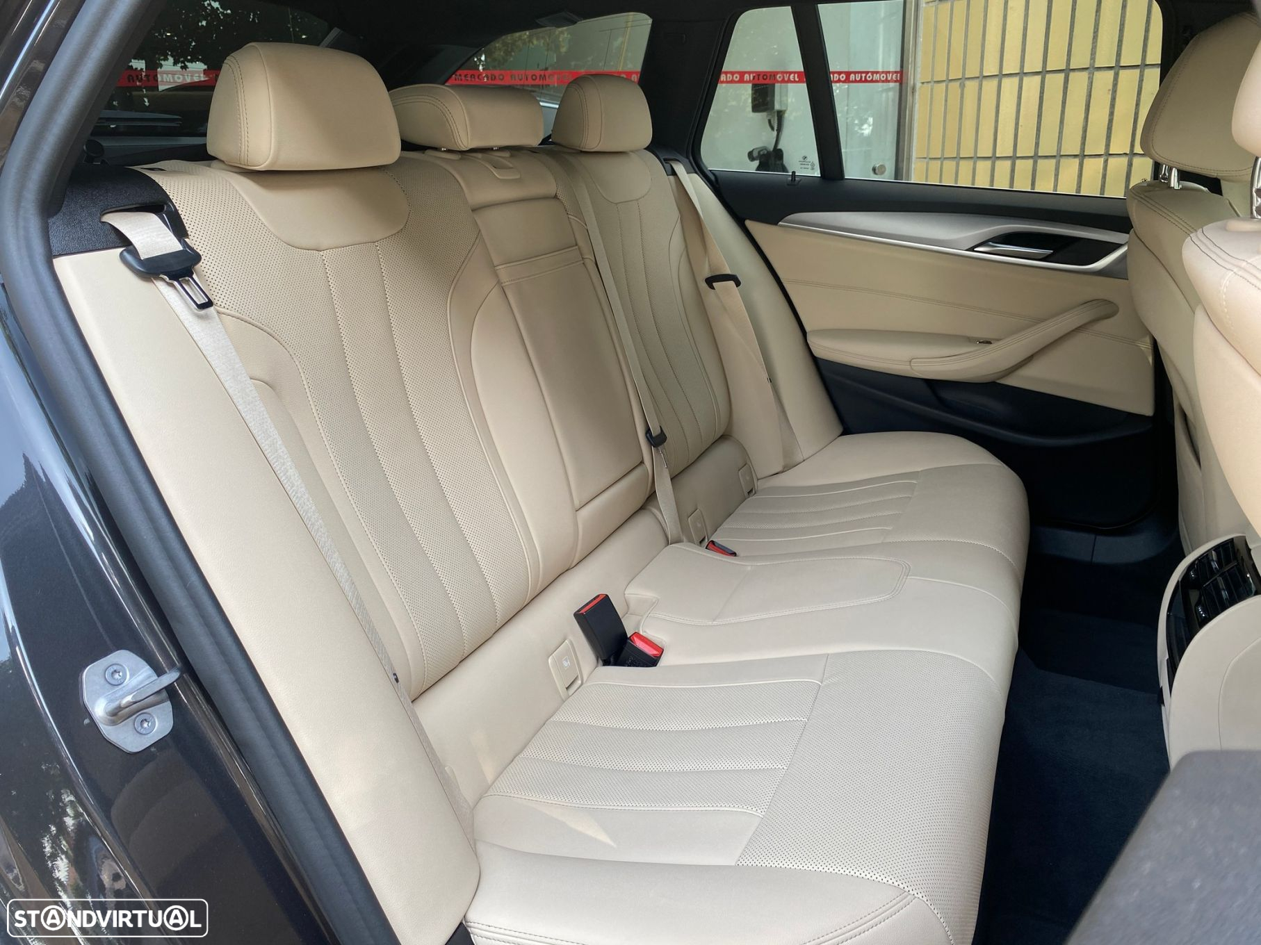 BMW 530 e - 12