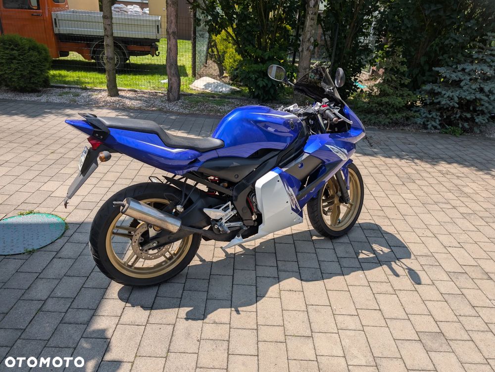 Yamaha TZR - 8