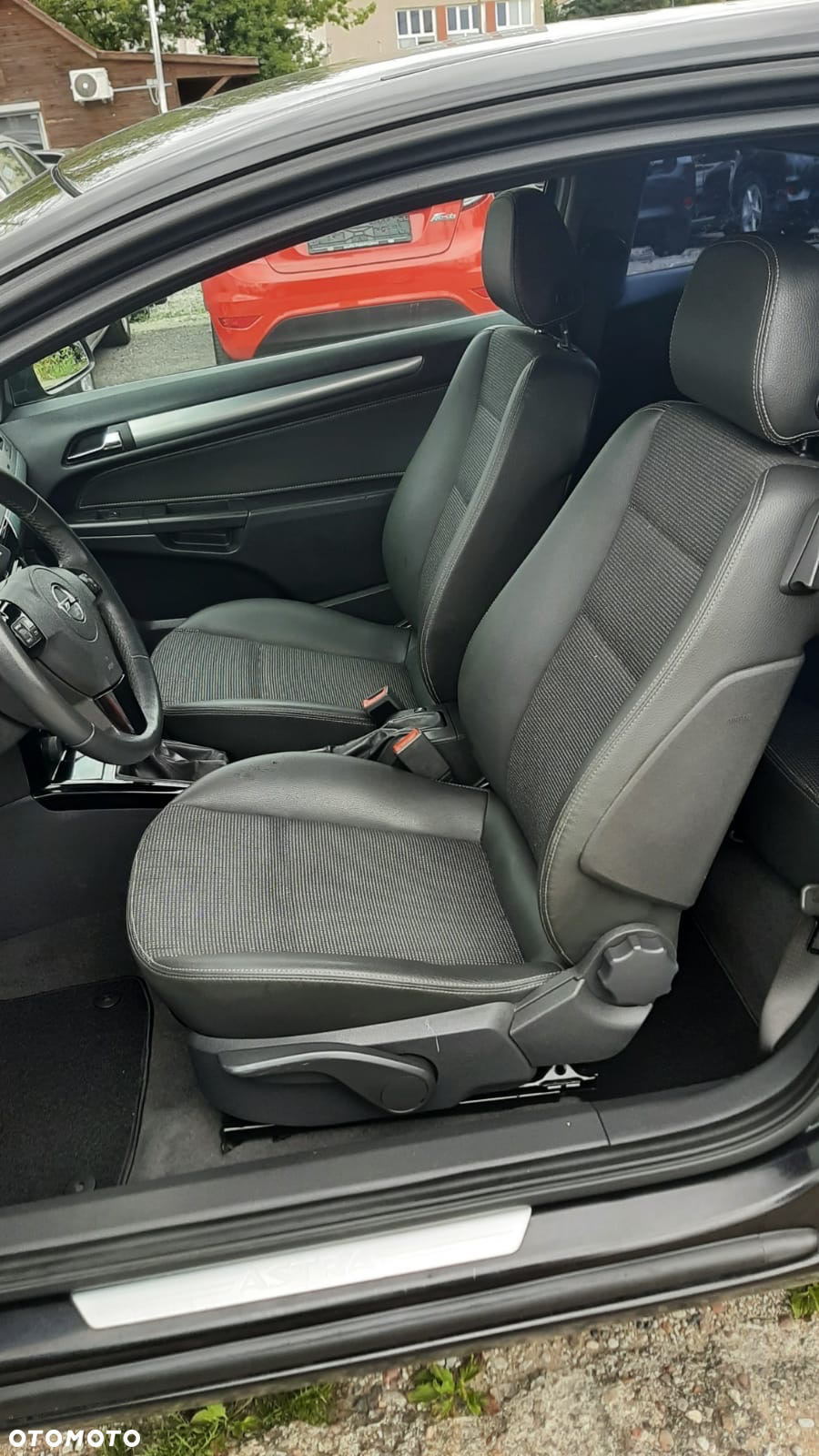 Opel Astra GTC 1.4 Cosmo - 14