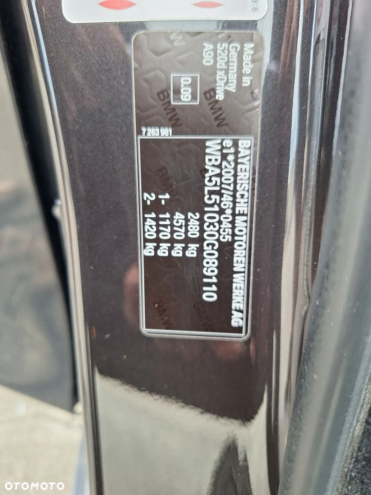BMW Seria 5 520d xDrive - 7