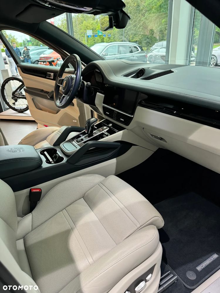 Porsche Cayenne Standard - 17