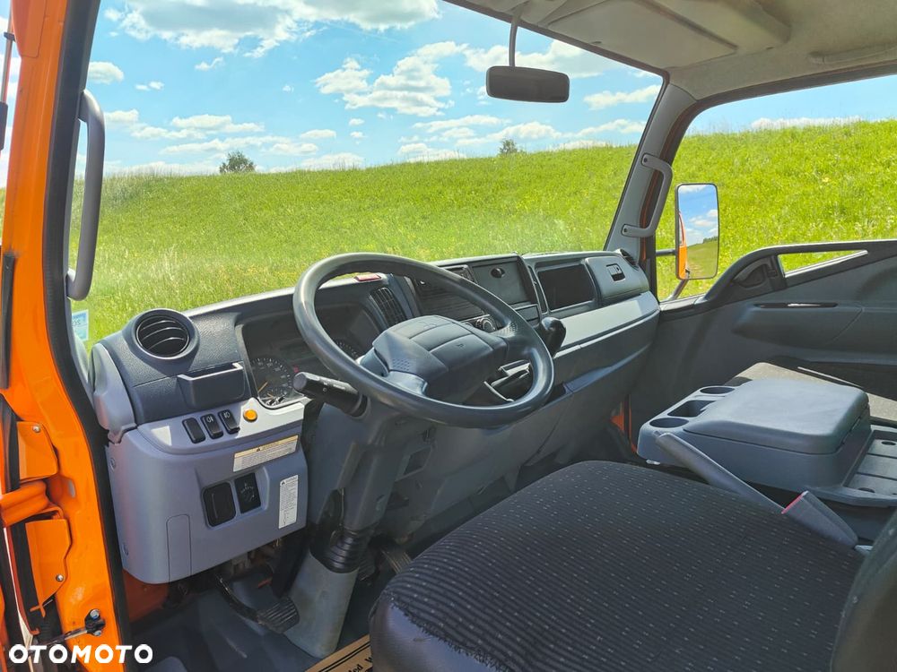 Mitsubishi Fuso Canter - 12