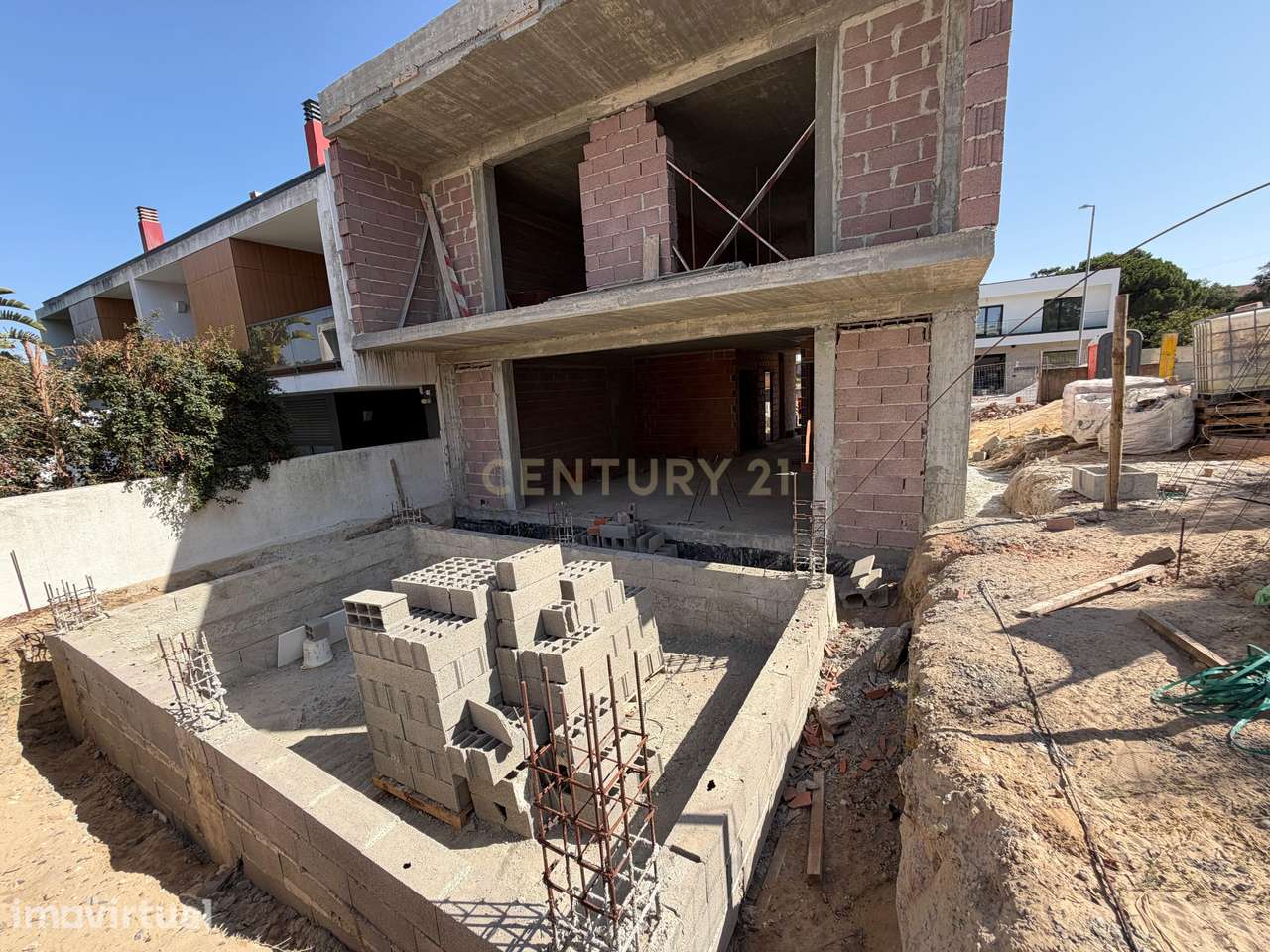 Moradia Geminada T4 de Luxo com Piscina  Nova Construção - Grande imagem: 2/25