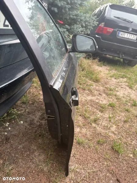 BMW 3 F30 F31 czarne DRZWI przód pprawe rzednie prawy PRAWE kolor 475 black sapphire metallic z rysą - 4