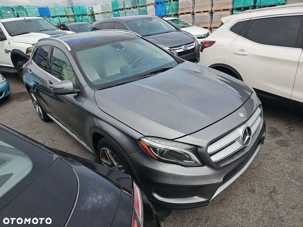 Mercedes-Benz GLA 250 4Matic 7G-DCT AMG Line - 3