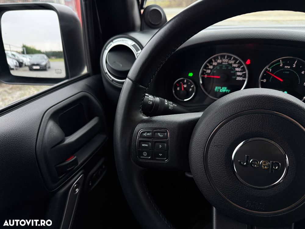 Jeep Wrangler Unlimited Hard-Top 2.8 CRD DPF Automatik Sahara - 36