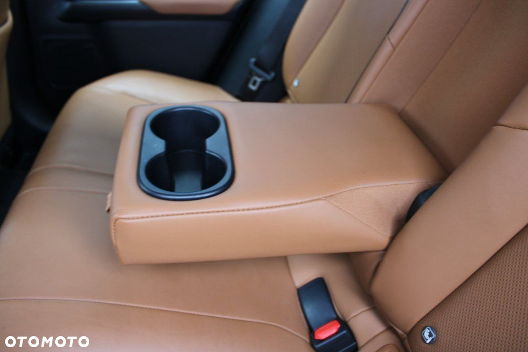Lexus UX - 22