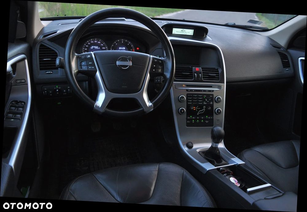 Volvo XC 60 2.4D AWD Momentum - 23