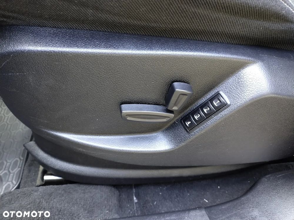 Ford S-Max 2.0 TDCi DPF Titanium - 17