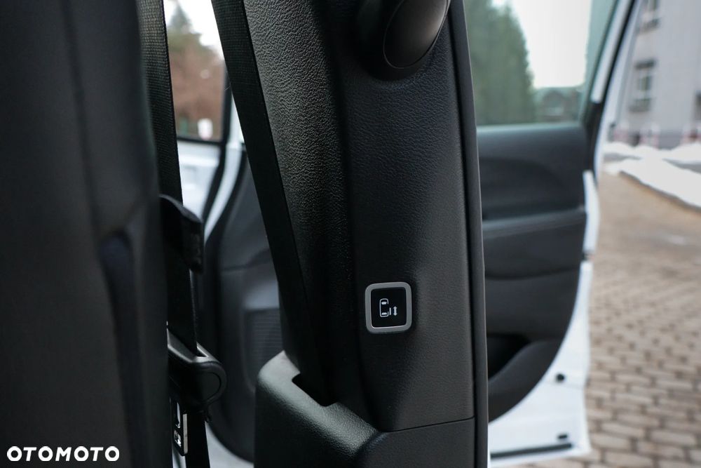 Chrysler Pacifica - 22