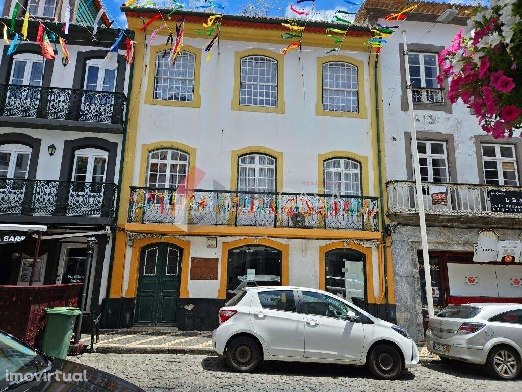 Prédio no centro histórico de Angra do Heroísmo! - Grande imagem: 2/16