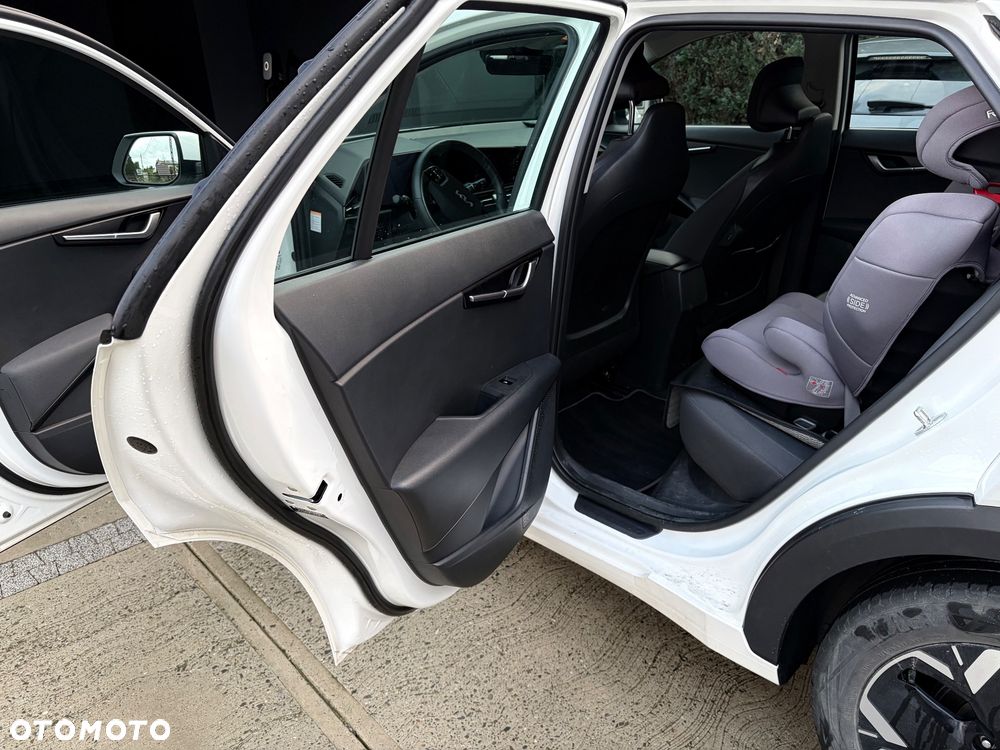 Kia Niro 64kWh M - 9
