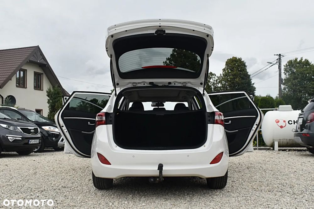 Hyundai i30 i30cw 1.6 CRDi Fifa World Cup Edition - 15