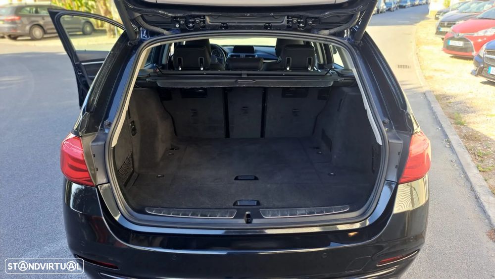 BMW 320 d Touring Line Sport - 37