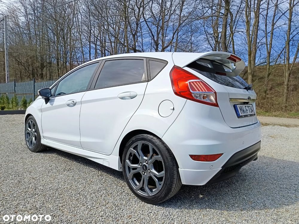 Ford Fiesta 1.0 EcoBoost S&S ST-LINE - 11