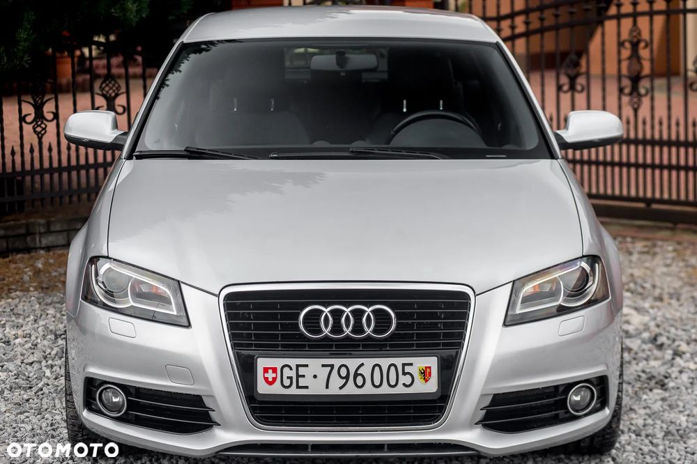 Audi A3 Sportback 2.0 TFSI S line Sportpaket - 4