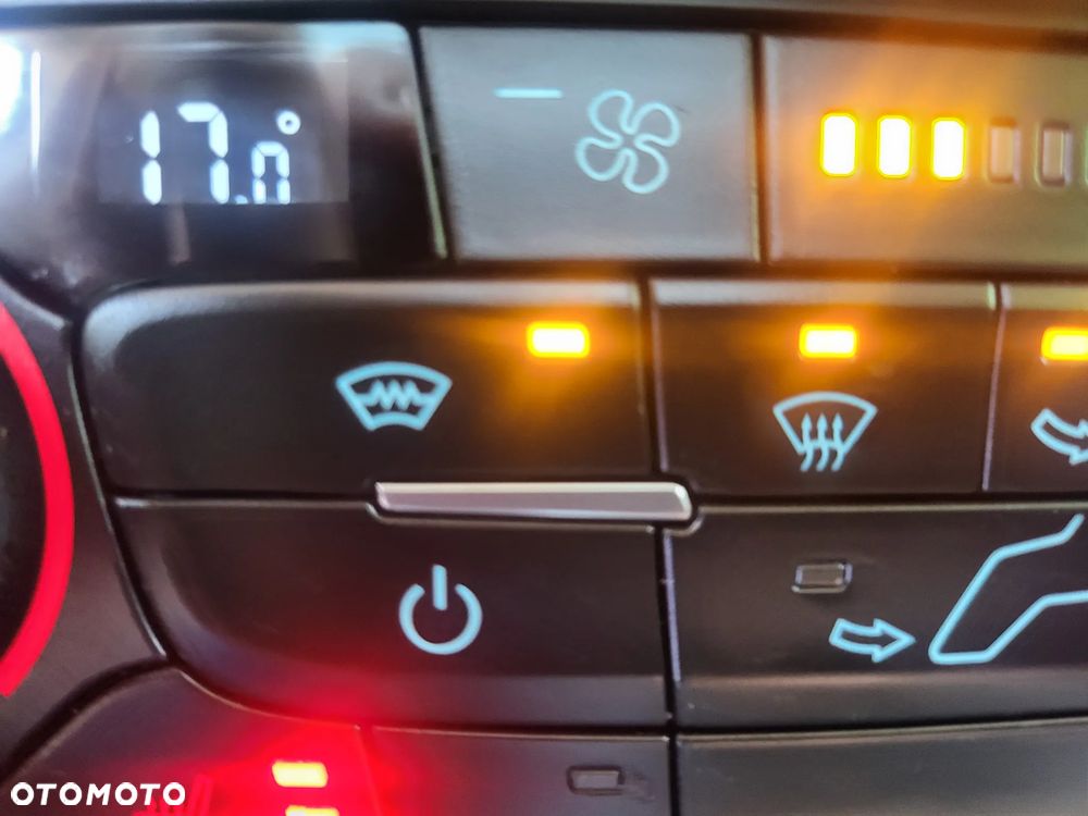 Ford Tourneo Connect Grand - 28
