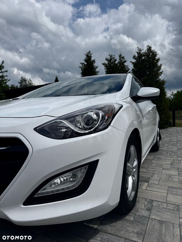 Hyundai i30 1.6 D Classic + - 9