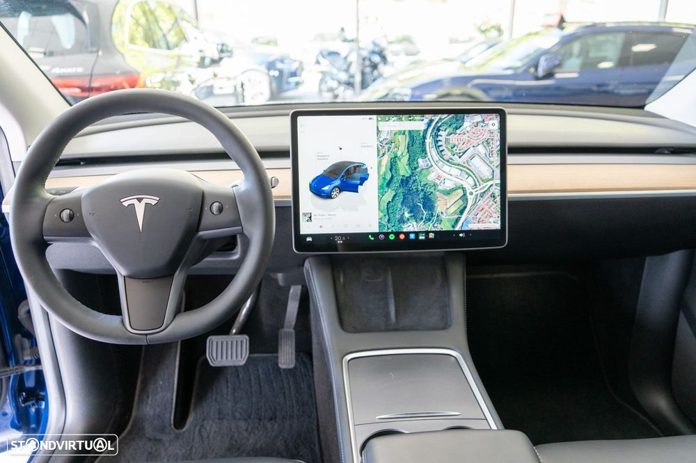 Tesla Model Y Standard RWD - 9