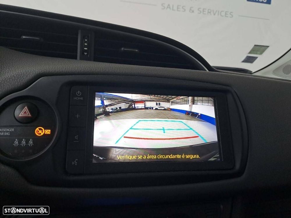Toyota Yaris 1.5 HSD Active - 24