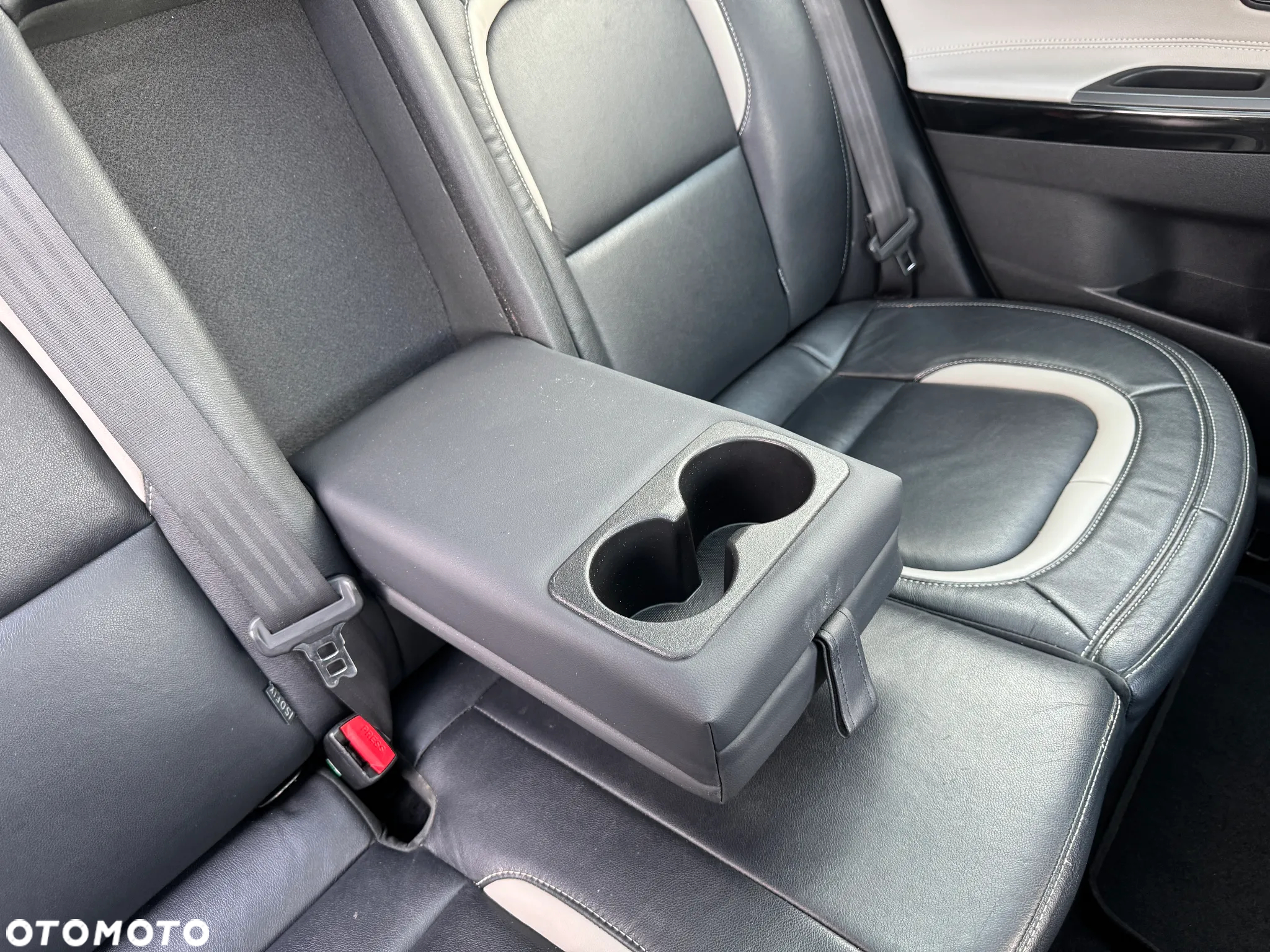 Kia Ceed 1.6 CRDi 128 SW Platinum Edition - 35